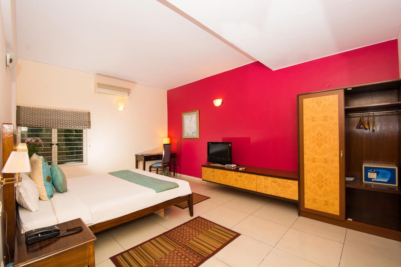 Mayflower Hayz Boutique Bangalore Bagian luar foto