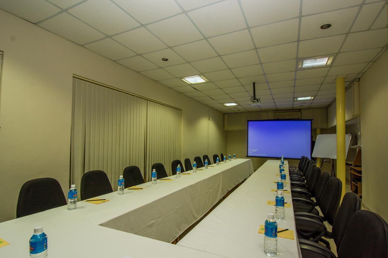 Mayflower Hayz Boutique Bangalore Bagian luar foto