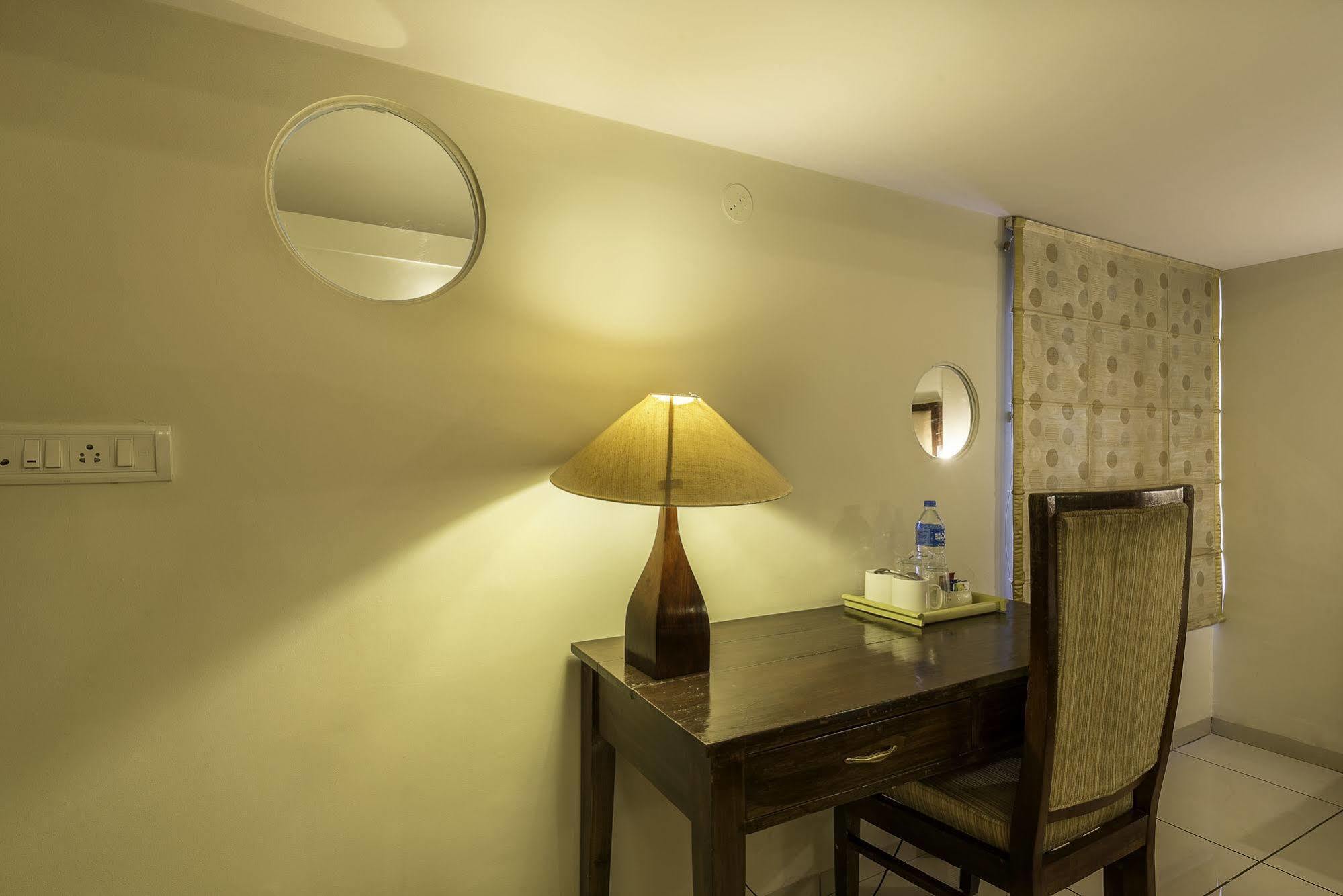 Mayflower Hayz Boutique Bangalore Bagian luar foto