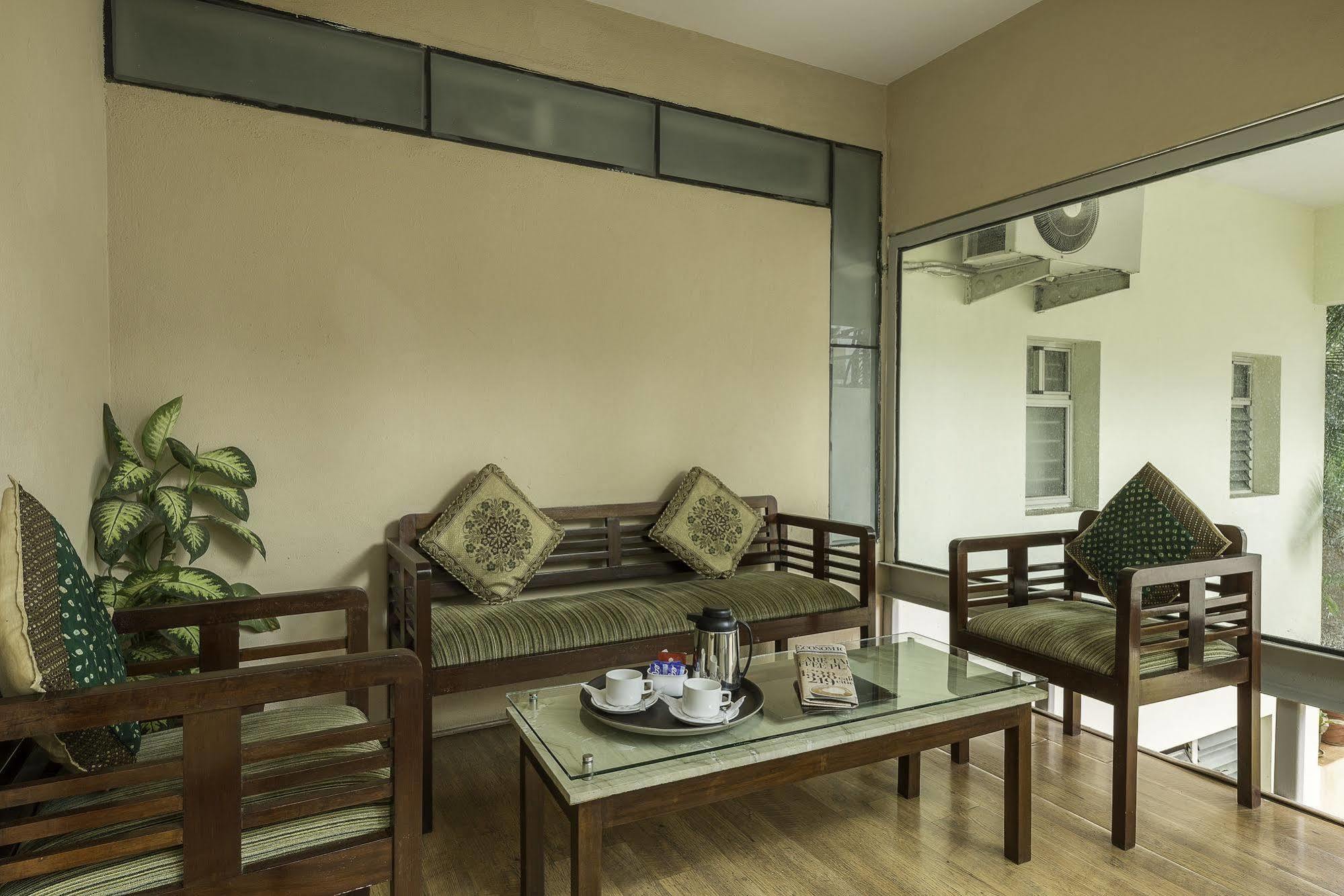 Mayflower Hayz Boutique Bangalore Bagian luar foto